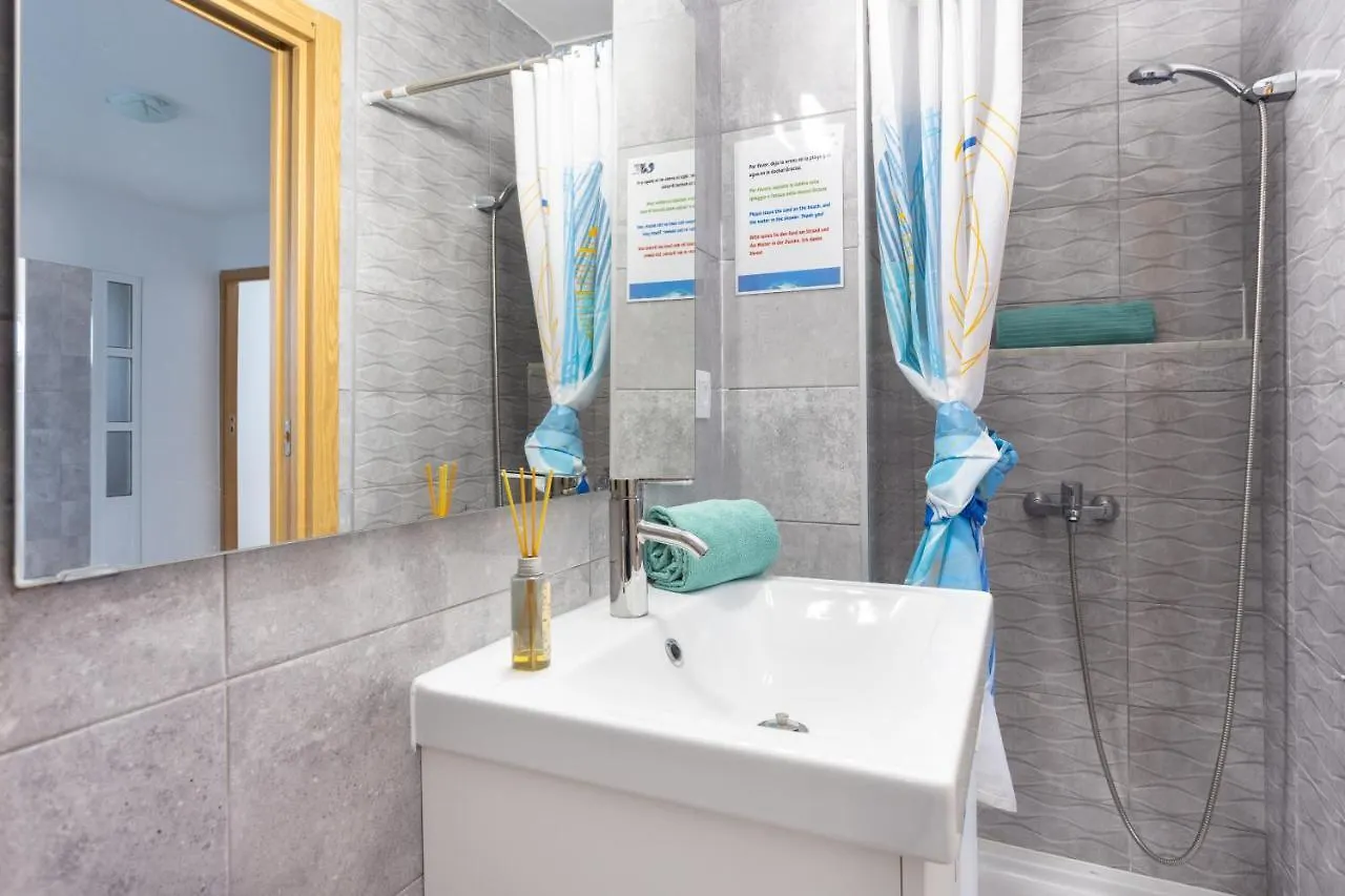 Hotel Black Cat Surf House 1 C Arona  0*, Arona (Tenerife)