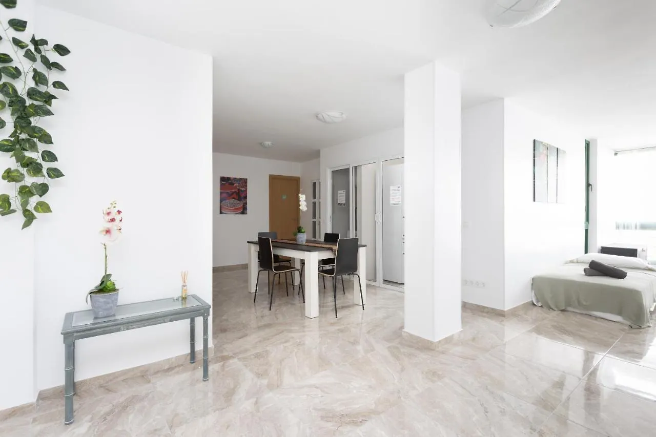 Pensjonat Hotel Black Cat Surf House 1 C Arona  Hiszpania