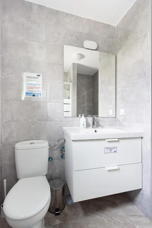 Pensjonat Hotel Black Cat Surf House 1 C Arona