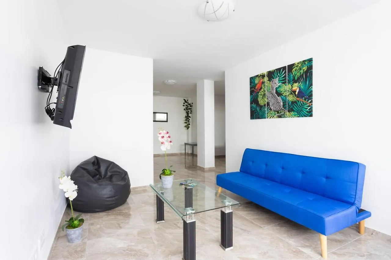 Pensjonat Hotel Black Cat Surf House 1 C Arona  Hiszpania